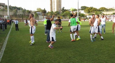 טבריה חוגגת את העלייה ללאומית (עמוס קלס, בסט בול) טבריה חוגגת את העלייה ללאומית (עמוס קלס, בסט בול)