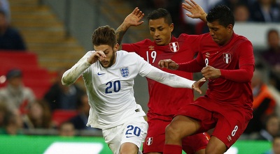 אדם ללאנה מנסה לברוח מיושימאר יוטון (רויטרס)