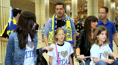 אוסקר גארסיה נוחת בישראל (יניב גונן)