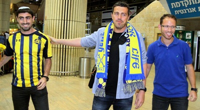 אוסקר גארסיה נוחת בישראל (יניב גונן)