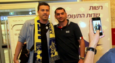 אוסקר גארסיה נוחת בישראל (יניב גונן)