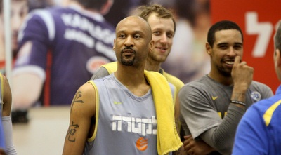 סמית´ (חגי ניזרי)