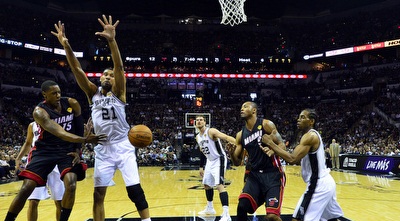 צ´למרס מנסה להכניס כדור (רויטרס)