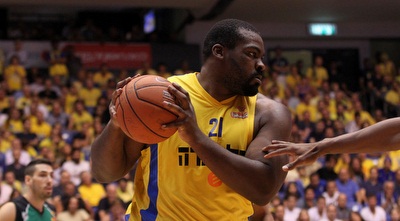 סופו עם הכדור (רדאד ג´בארה)