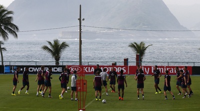 שחקני נבחרת אנגליה באימון. יופי של נוף (רויטרס) שחקני נבחרת אנגליה באימון. יופי של נוף (רויטרס)