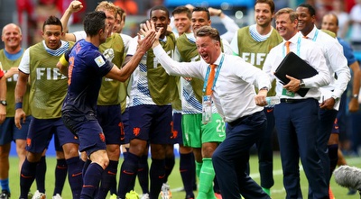 ואן פרסי חוגג עם ואן חאל (GettyImages)