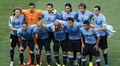 אורוגוואי לפני תחילת המשחק (רויטרס)