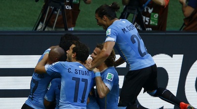 אורוגוואי חוגגת את שער היתרון (רויטרס)