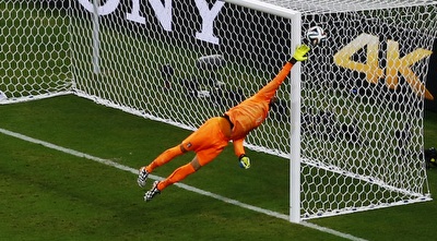 הכדור של סטרלינג לא רוצה להיכנס (רויטרס)