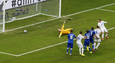 ג´ו הארט סופג שער ראשון במונדיאל (רויטרס)