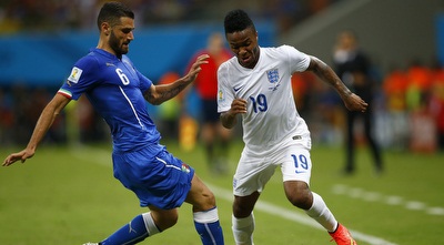 ראחים סטרלינג פורץ (רויטרס)