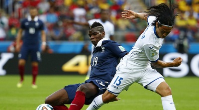 פול פוגבה נאבק (רויטרס)