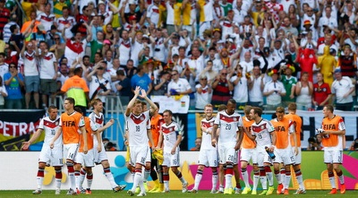 השחקנים הגרמנים חוגגים בסיום (GettyImages)