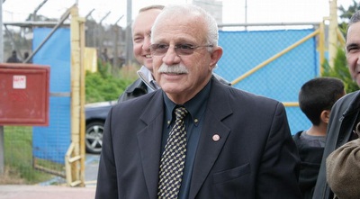 איצ´ה מנחם מגיע לקרית שלום (אור שפונדר)