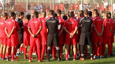 שחקני הפועל ת&qout;א באימון (חגי ניזרי)