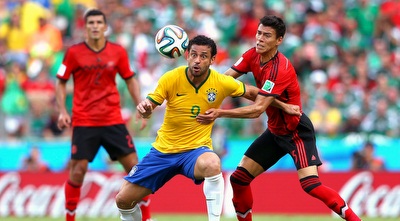 הקטור מורנו שומר על פרד (GettyImages)