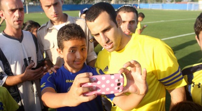 שפונגין בסלפי עם האוהדים (חגי ניזרי) שפונגין בסלפי עם האוהדים (חגי ניזרי)