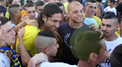 ברק בדש והאוהדים (חגי ניזרי) ברק בדש והאוהדים (חגי ניזרי)