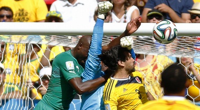 סולימאן במבה מול דוד אוספינה (רויטרס)