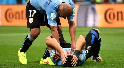 סוארס הנרגש חוגג על הדשא (GettyImages)