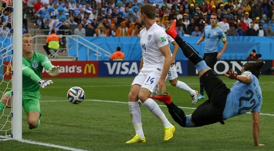 הארט הודף את הקרן של סוארס (רויטרס)