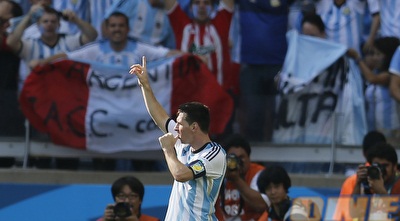 מסי חוגג (רויטרס)