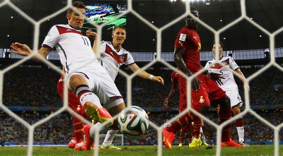 מירוסלב קלוזה דוחק את השער שהשווה אותו לרונאלדו (רויטרס)