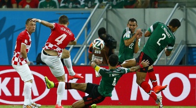 פריסיץ´ מחפש את השער של אוצ´ואה (רויטרס)