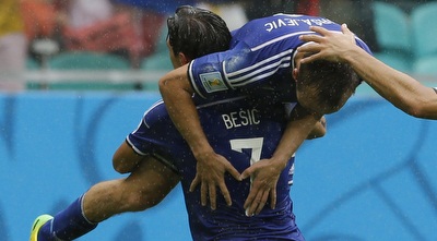 שחקני בוסניה חוגגים (רויטרס)