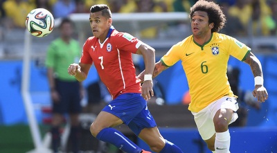 מרסלו תופס את סאנצ´ס (רויטרס)