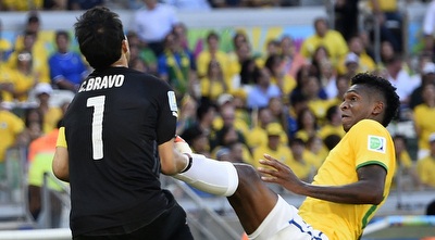 ז´ו נאבק על הכדור (רויטרס)