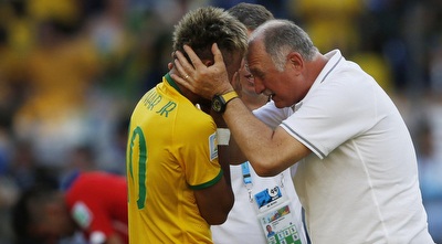 ניימאר ולואיס פליפה סקולארי ברגע מרגש (רויטרס)