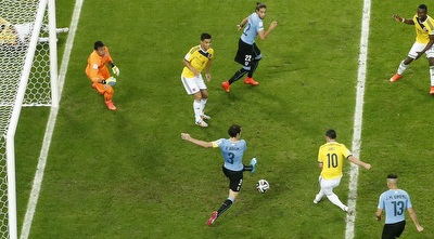 רודריגס בדרך לשער השני (רויטרס)