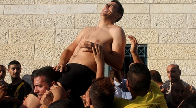 זרקו קוראץ´ באוויר (רדאד ג´בארה)