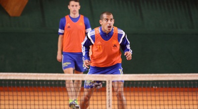 טל בן חיים בפעולה (דף הפייסבוק של מכבי ת&qout;א)