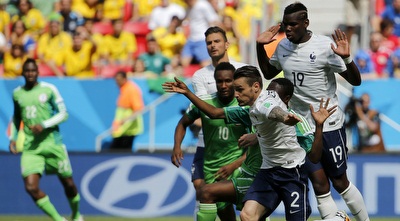 מת´יו דבושי במרדף אחרי הכדור (רויטרס) מת´יו דבושי במרדף אחרי הכדור (רויטרס)