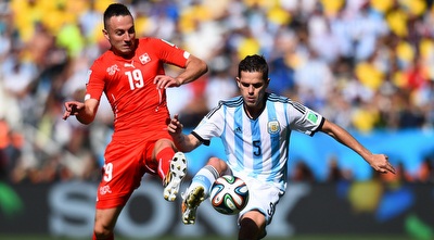 יוסיפ דרמיץ´ מול פרננדו גאגו (GettyImages) יוסיפ דרמיץ´ מול פרננדו גאגו (GettyImages)