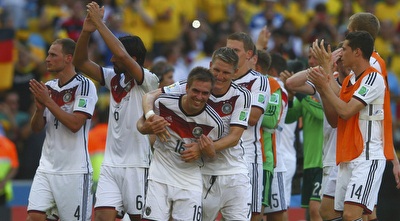 שחקני גרמניה חוגגים (רויטרס)