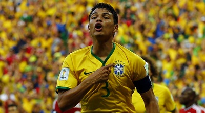 טיאגו סילבה חוגג (רויטרס)