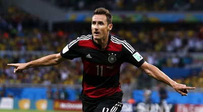 קלוזה הופך לשיאן המונדיאלים (רויטרס) קלוזה הופך לשיאן המונדיאלים (רויטרס)