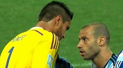 חאבייר מסצ´ראנו מתדרך את סרחיו רומרו