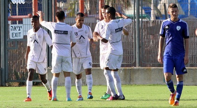 מישל רוס חוגג עם החברים (חגי ניזרי)