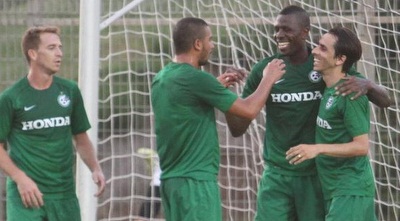 אידריסו בניון ואבוחצירה חוגגים (עמית מצפה)