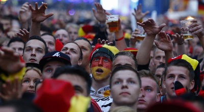 אוהדי גרמניה בפתיחת המשחק (רויטרס)