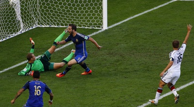 היגוואין מבקיע בנבדל (רויטרס)