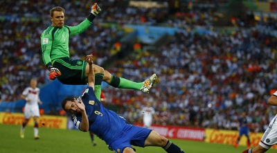 נוייר והיגוואין ראש בראש (רויטרס)