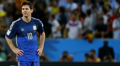 מסי על הדשא בסיום (רויטרס) מסי על הדשא בסיום (רויטרס)