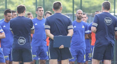 שחקני מכבי תל אביב בברצלונה (מערכת ONE) שחקני מכבי תל אביב בברצלונה (מערכת ONE)