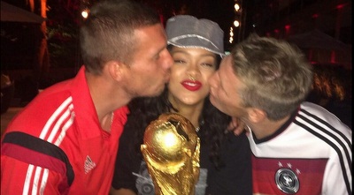 ריהאנה עם שוויינשטייגר ופודולסקי (רויטרס)