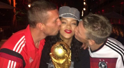 ריהאנה עם שוויינשטייגר ופודולסקי (מערכת ONE)